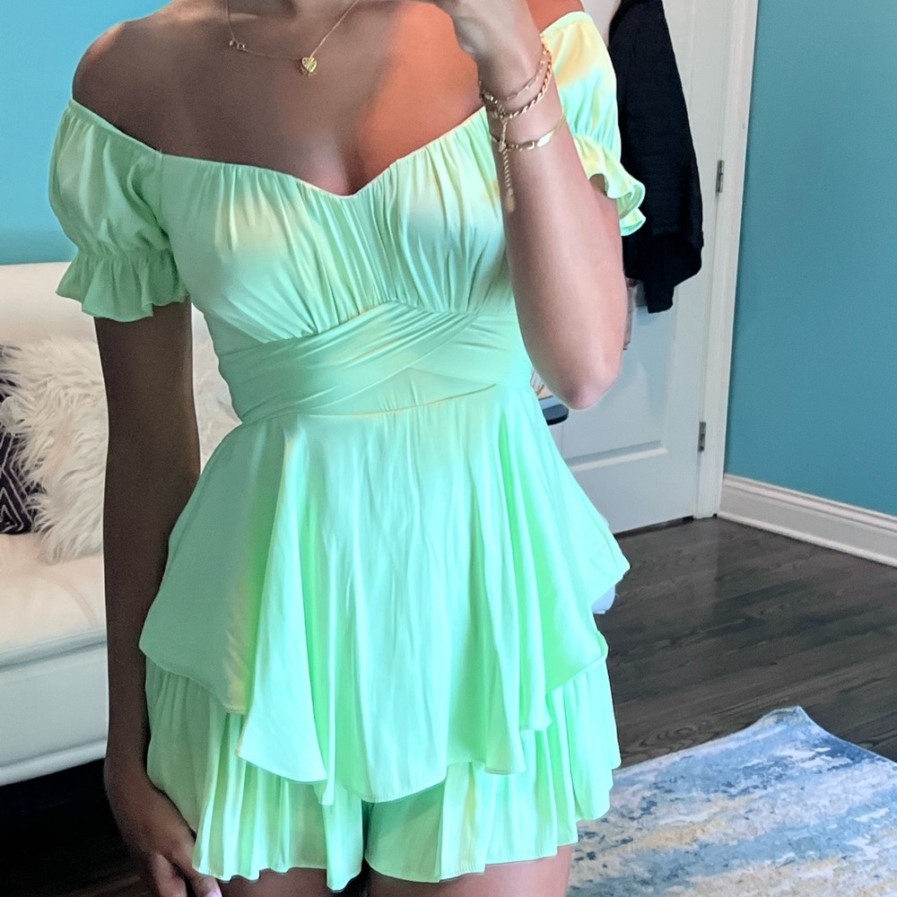selfie leslie green romper